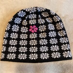 Igloos Fabulously‎ Rich Black/White Flower Pattern, hot pink detail; beanie hat